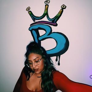 Meet your Posher, Beatriz